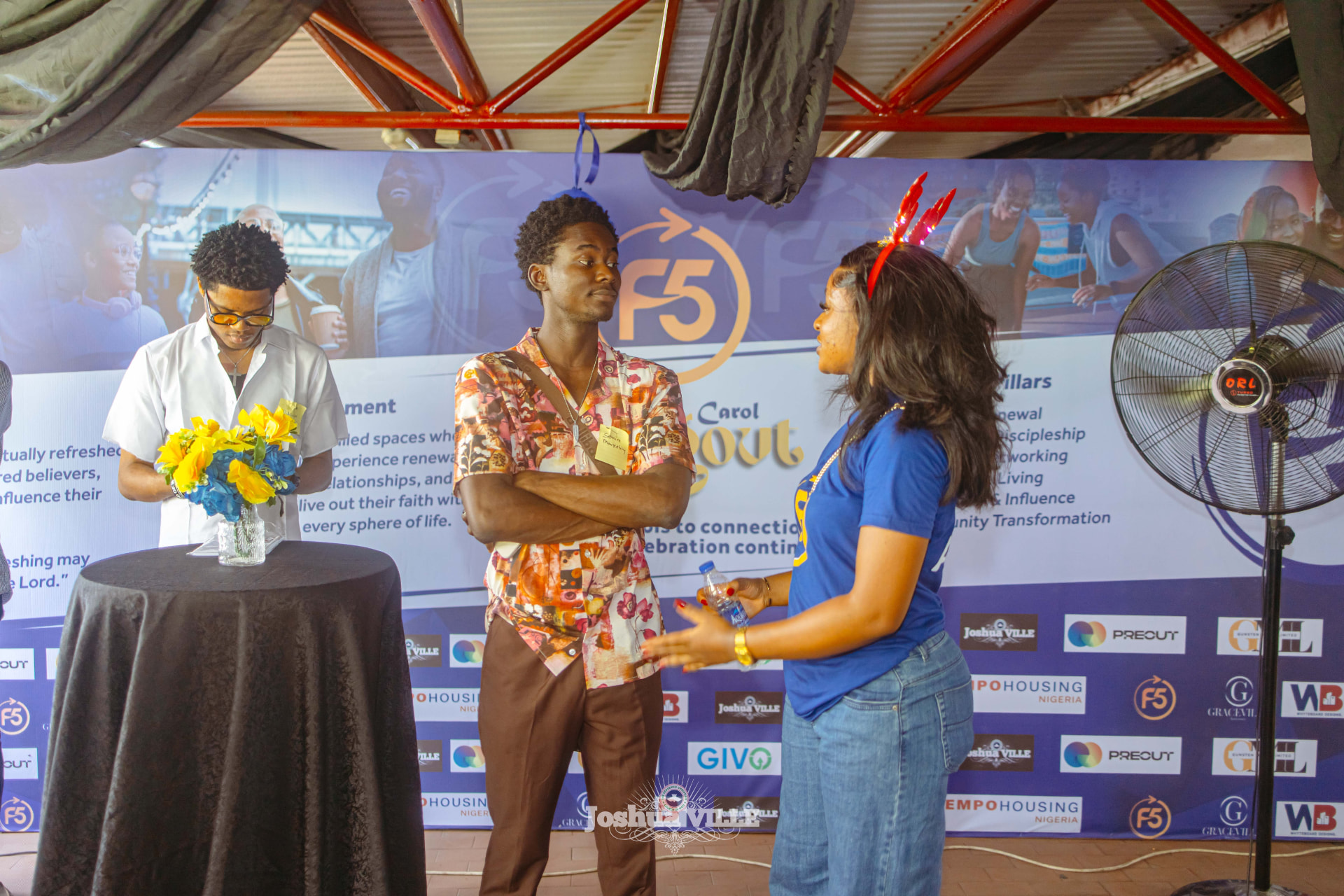 Guests in conversation at the F5 Carol Hangout